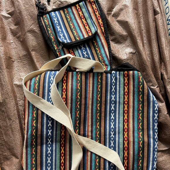 Unique colorful woven 30L backpack - Picture 5 of 6